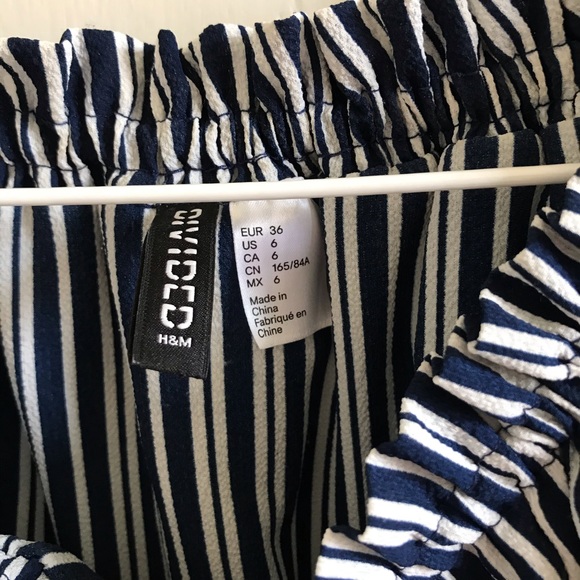 H&M off shoulder blouse - Picture 3 of 3